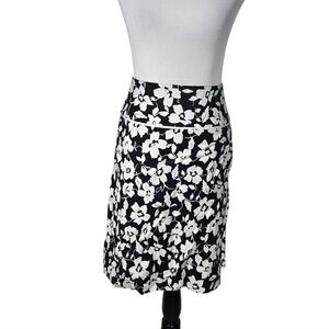 Laura Scott Size 14 Black and White Floral Skirt